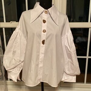 Elegant White Button-Up Blouse size M